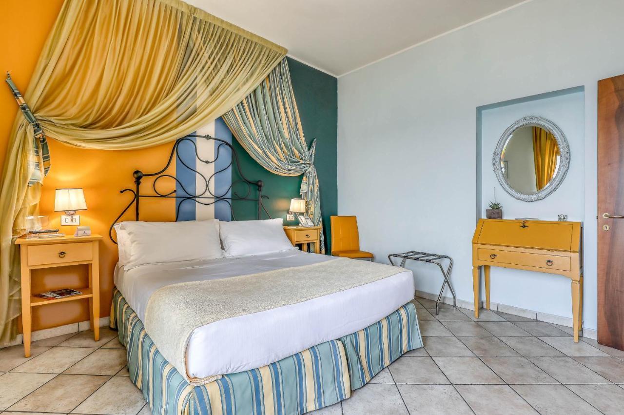 Hotel Albatros Varigotti Eksteriør bilde