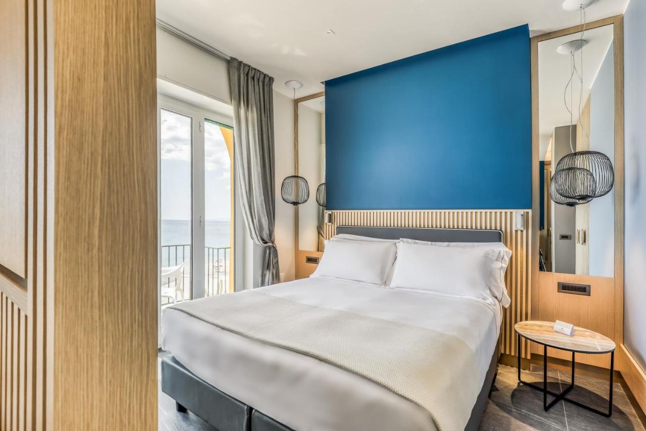 Hotel Albatros Varigotti Eksteriør bilde