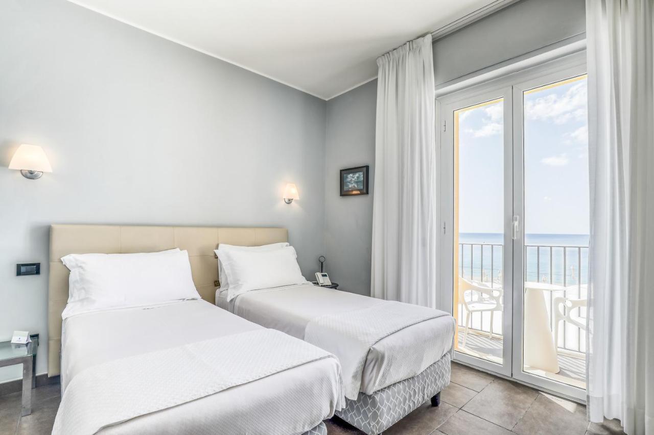 Hotel Albatros Varigotti Eksteriør bilde