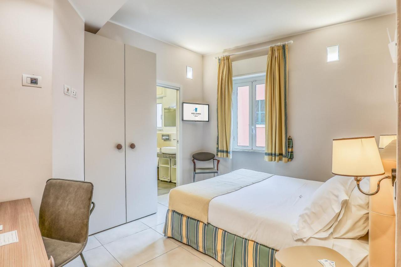 Hotel Albatros Varigotti Eksteriør bilde
