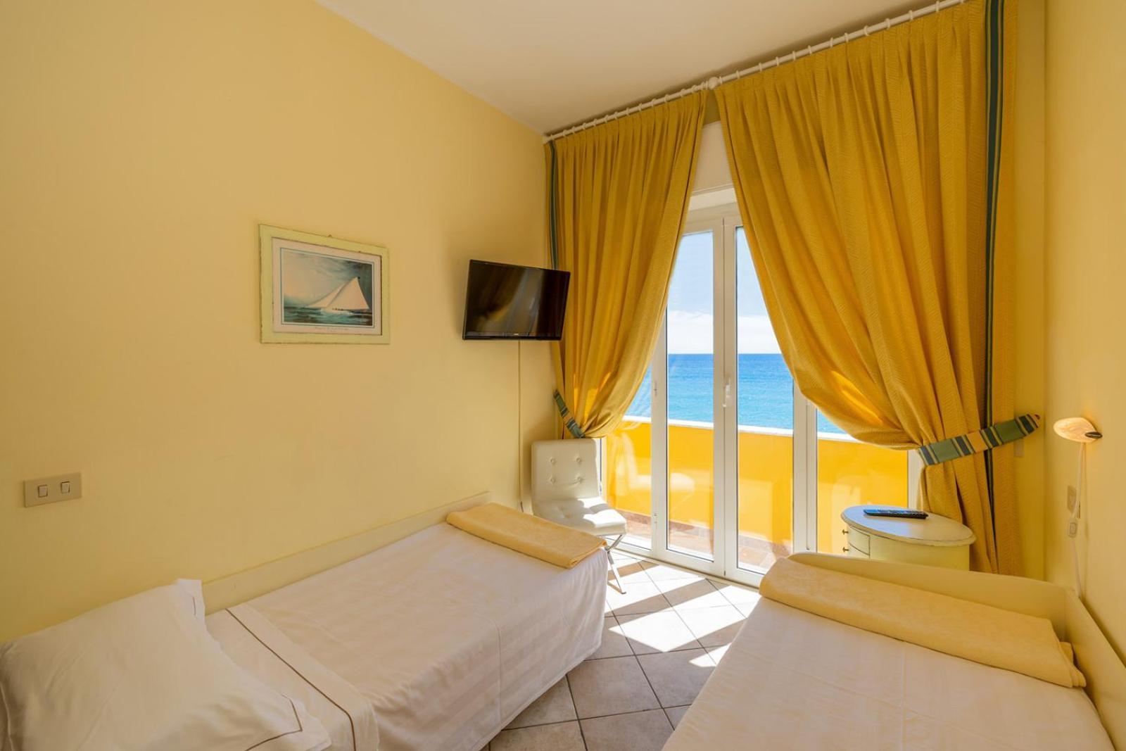 Hotel Albatros Varigotti Eksteriør bilde
