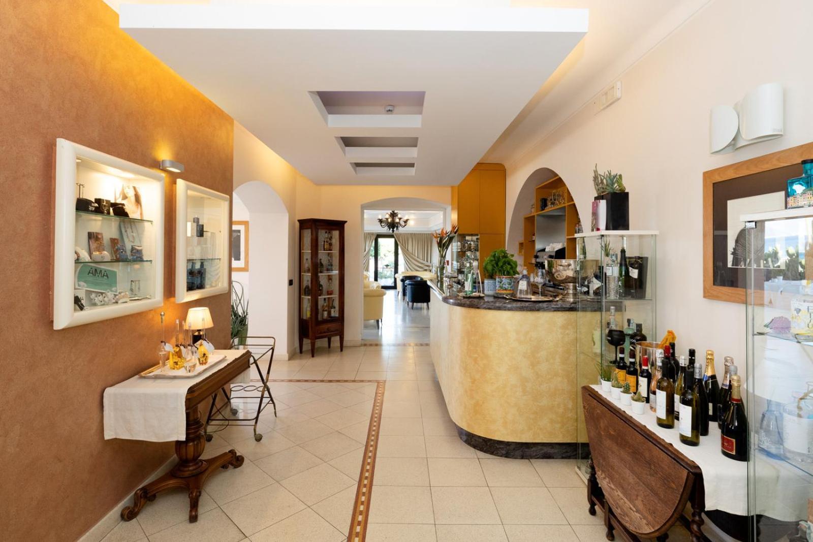 Hotel Albatros Varigotti Eksteriør bilde