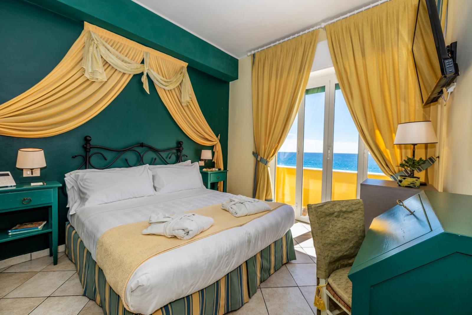 Hotel Albatros Varigotti Eksteriør bilde