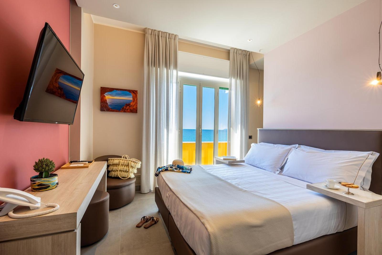 Hotel Albatros Varigotti Eksteriør bilde