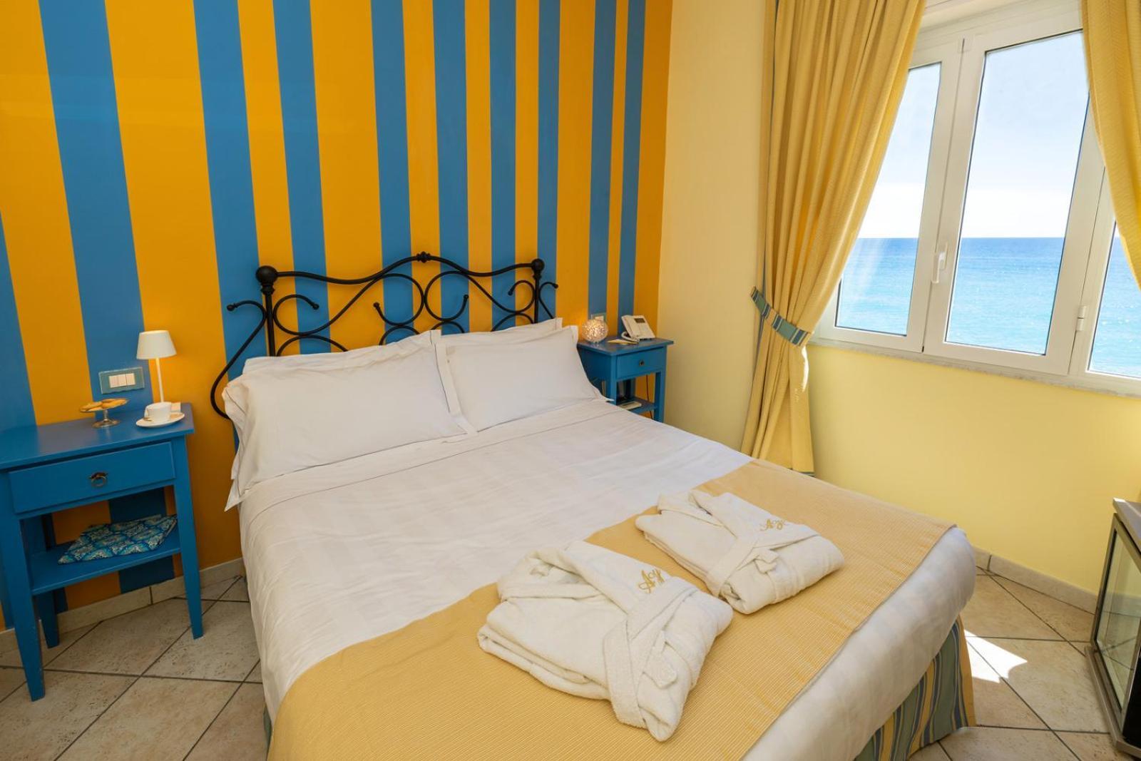 Hotel Albatros Varigotti Eksteriør bilde