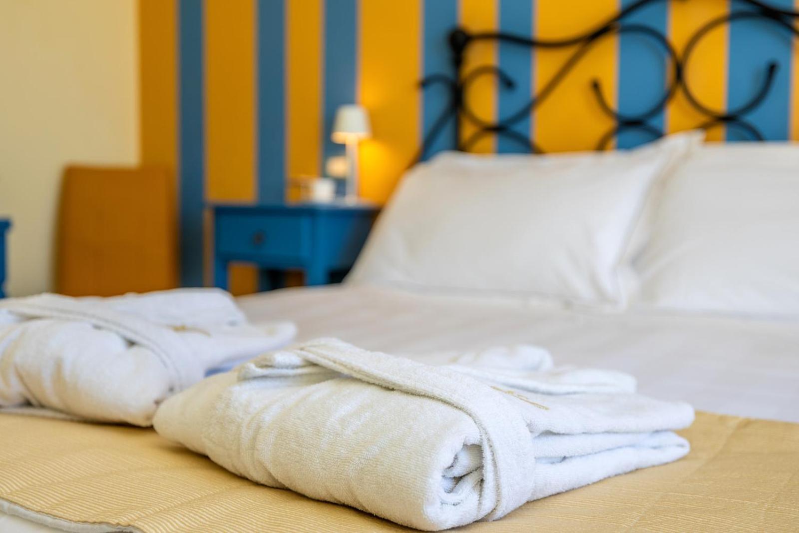 Hotel Albatros Varigotti Eksteriør bilde
